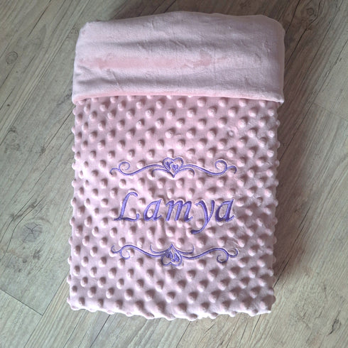 EDITION LIMITÉ: Couverture interrieur Vieux rose, doublé en minky doux personnalisé, brodée prénom et/ou ornement
